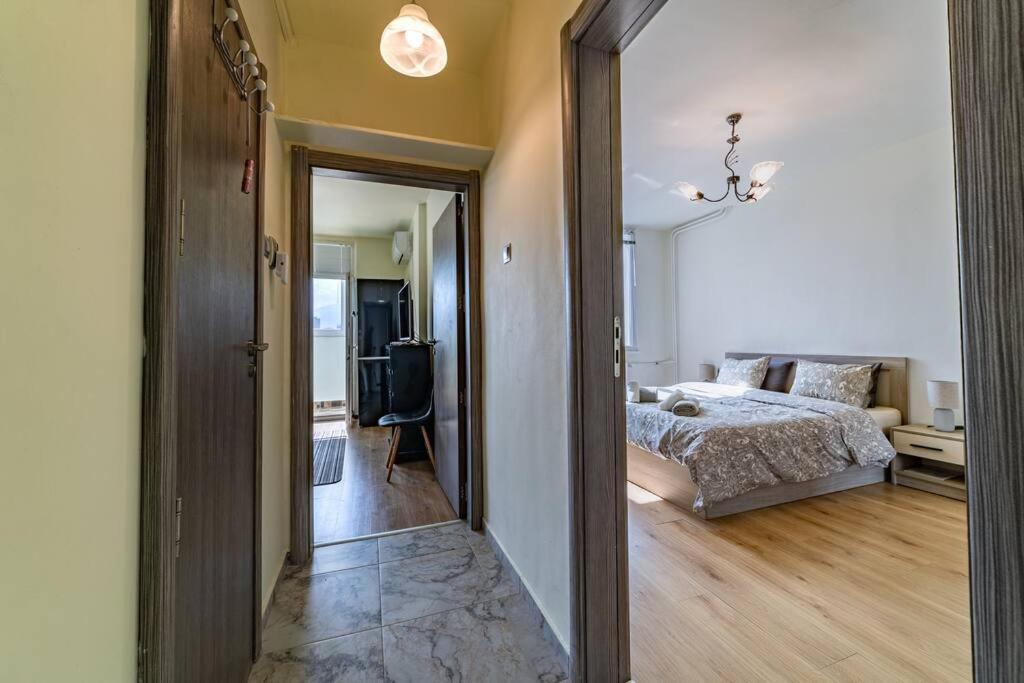 Apartment Supernova