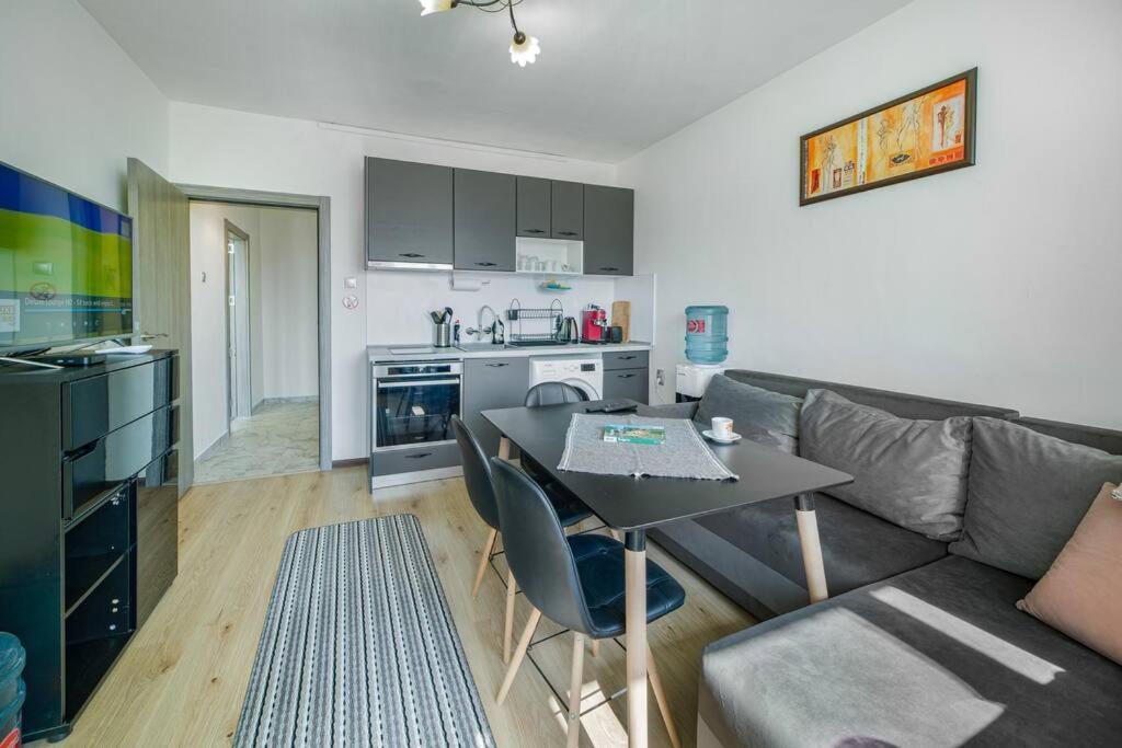 Apartment Supernova